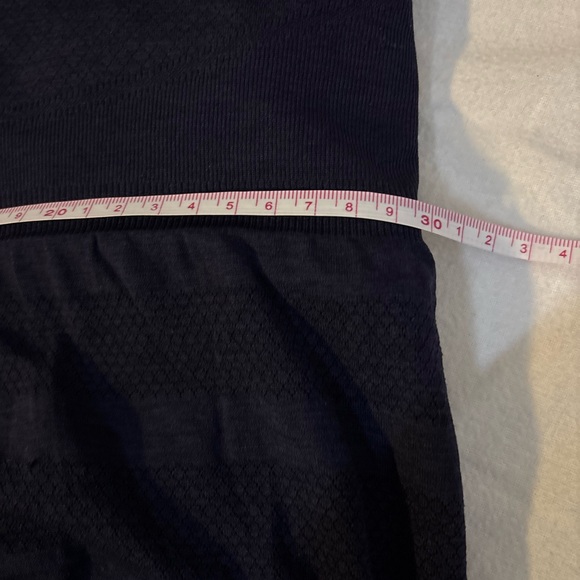 🍋Lululemon Navy blue top - Picture 6 of 6